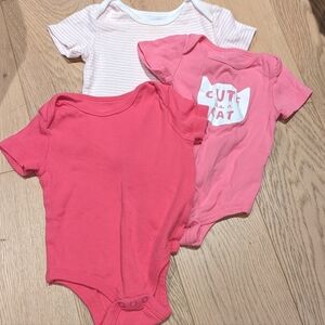 3/$10💜 Joe Fresh Onesies
